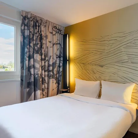 Hotel Massieux 2*